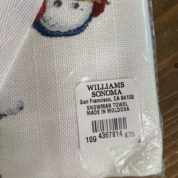 Williams Sonoma Winter Wonderland Snowman Kitchen Towels, Set of 2 ❄️☃️🎅🏻🎄 - Picture 11 of 16
